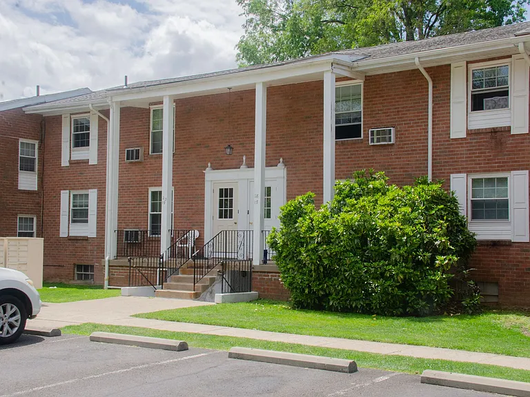 Valley Green Apartments — Photo 21