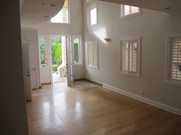 3rd image of 1704 Pine Ave