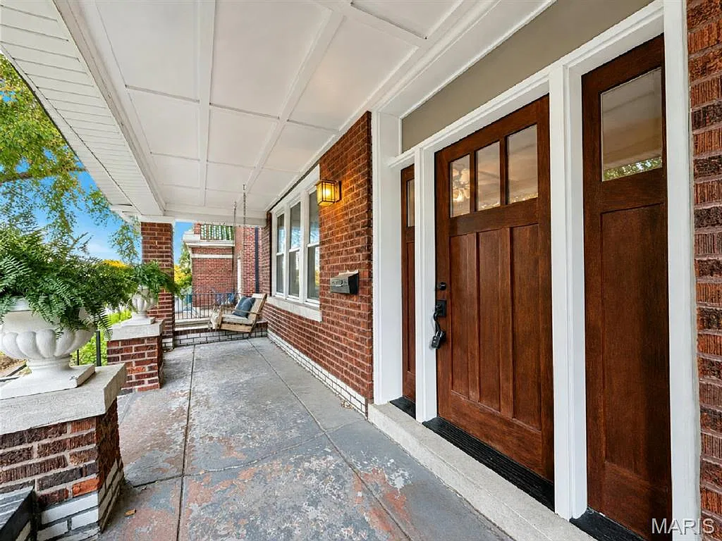 3 bed, 1.0 bath, 1356 sqft, $2,195 — Photo 4