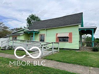 4th image of 400 E Main St