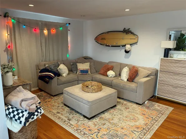 375 W Fulton St, Long Beach, NY 11561