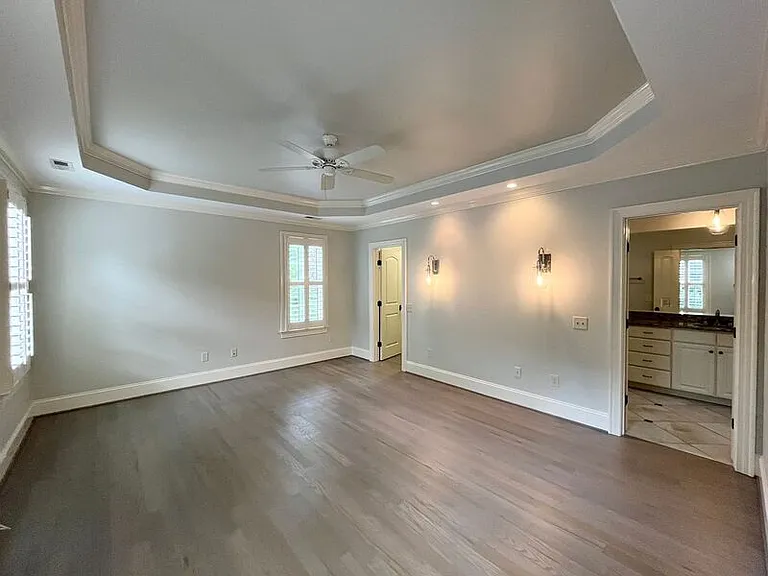 535 Guilford Cir — Photo 37