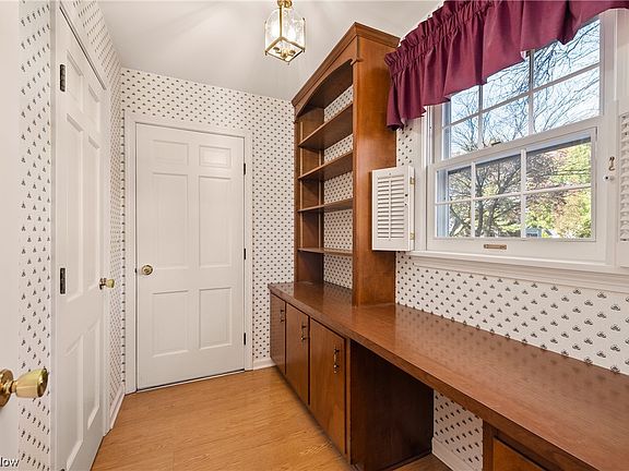 5th image of 1505 Kingsway Dr