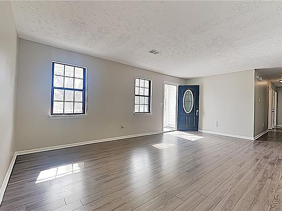 5th image of 3086 Park Ln
