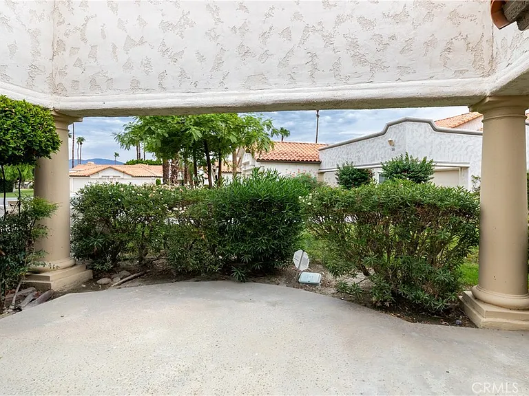 216 Desert Falls Dr E — Photo 35