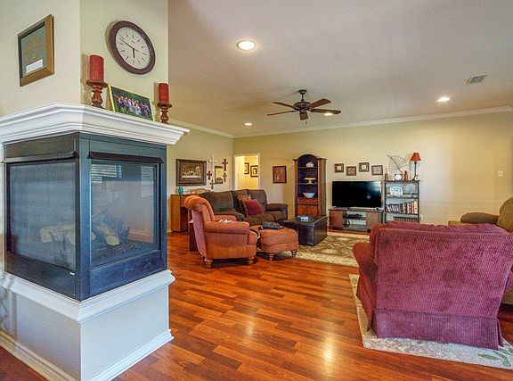 5th image of 4206 Lehigh Dr