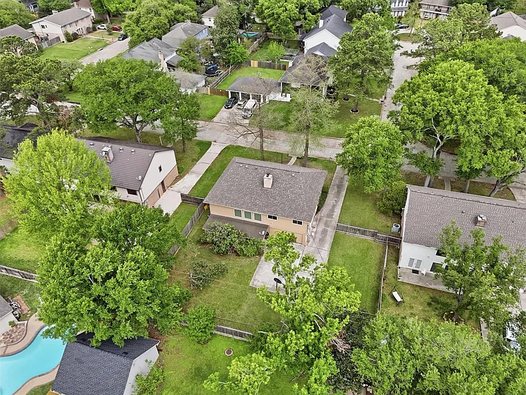 8115 Theisswood Rd — Photo 33