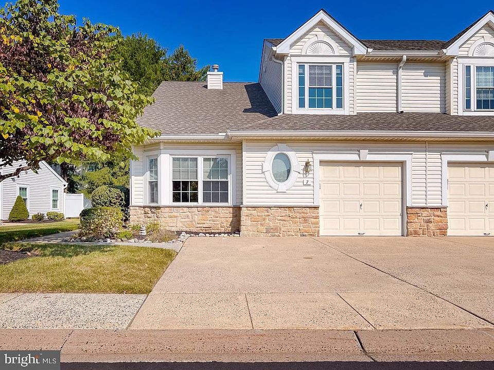 1st image of 7 Titus Ct
