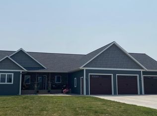 1007 Curt Felt Dr, Alexandria, MN 56308