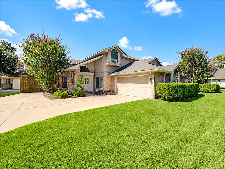 13103 Wickersham Ln — Photo 1