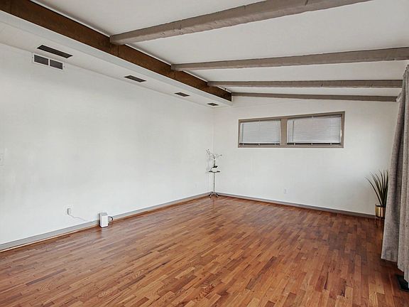 5th image of 535 Riverside Dr