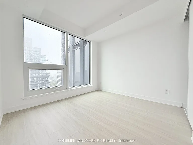 8 Wellesley St W #3902 — Photo 2