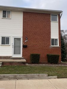 8764 Kaltz, Center Line, MI, 48015