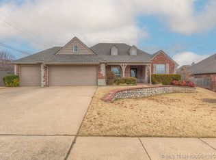 912 W Indianapolis St, Broken Arrow, OK 74012