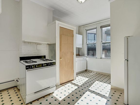 3rd image of 2806 Palisade Ave APT 3L
