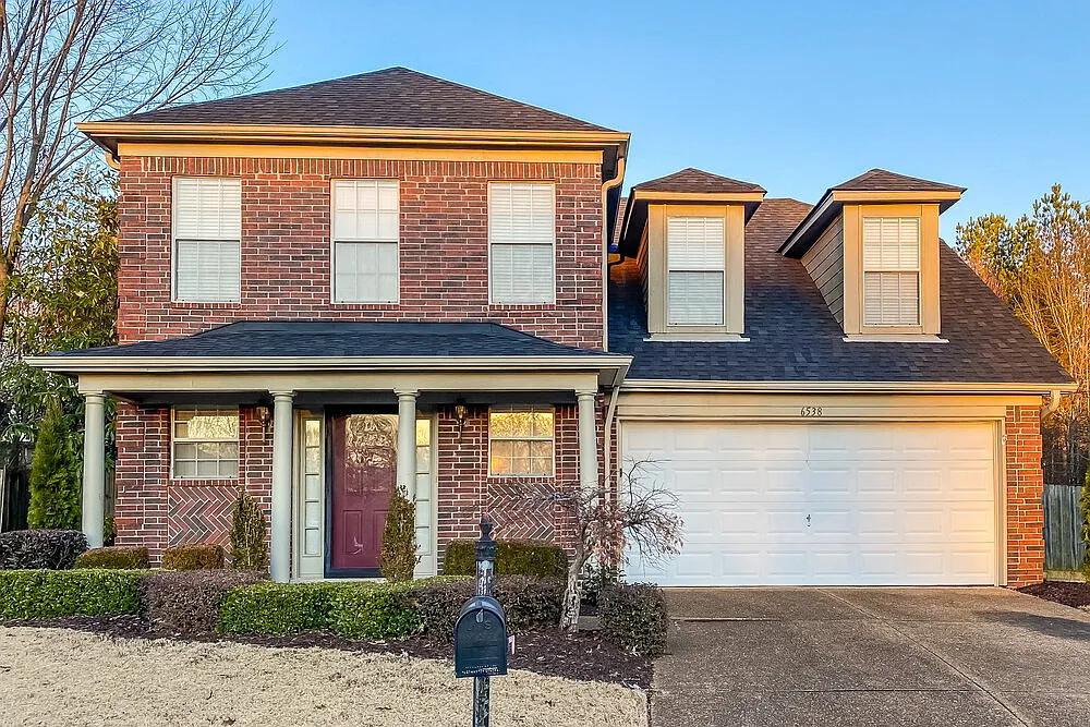 4 bed, 2.5 bath, 2040 sqft, $2,110 — Photo 1