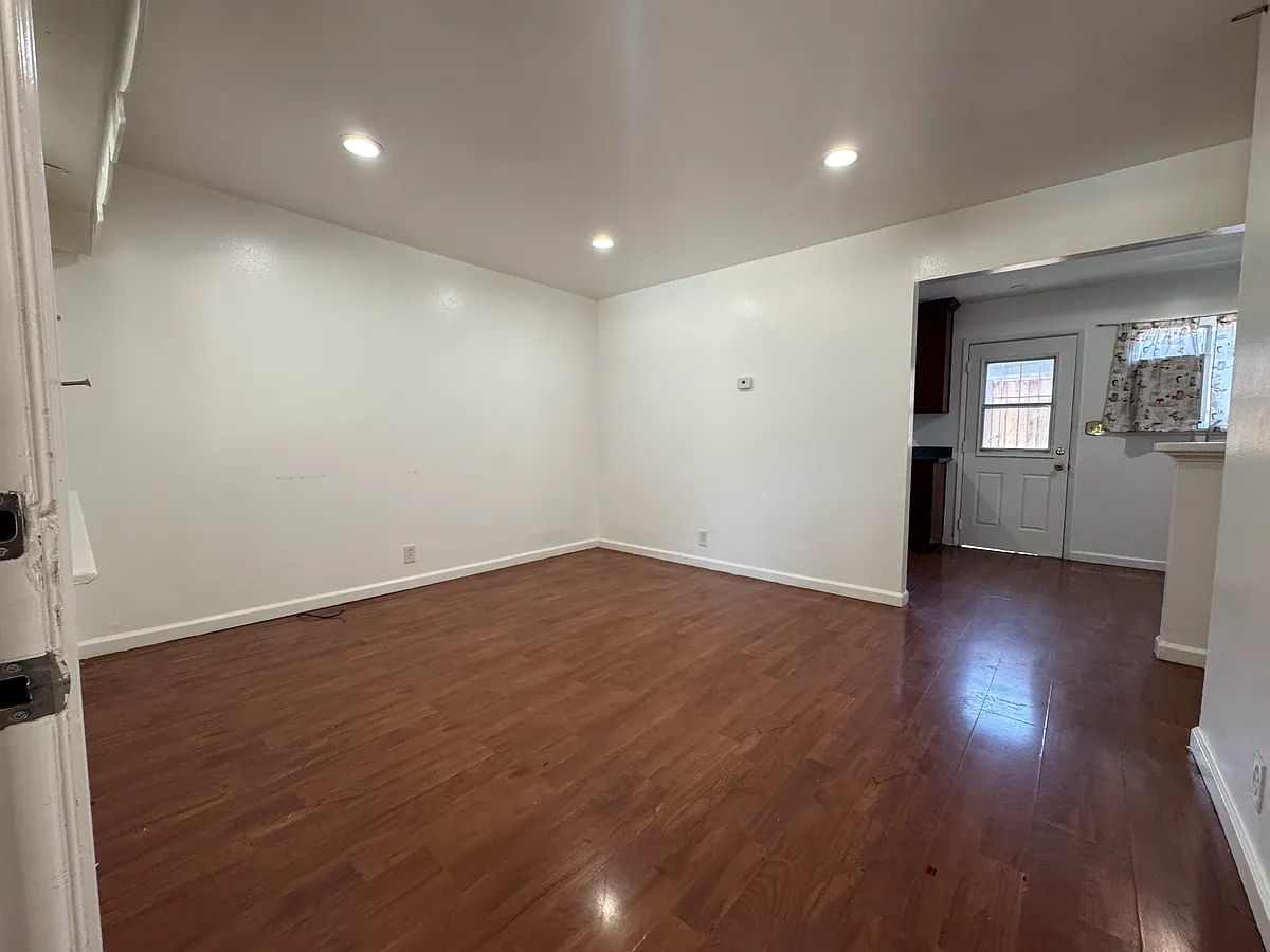 Building Photo - 131 Muirfield Dr