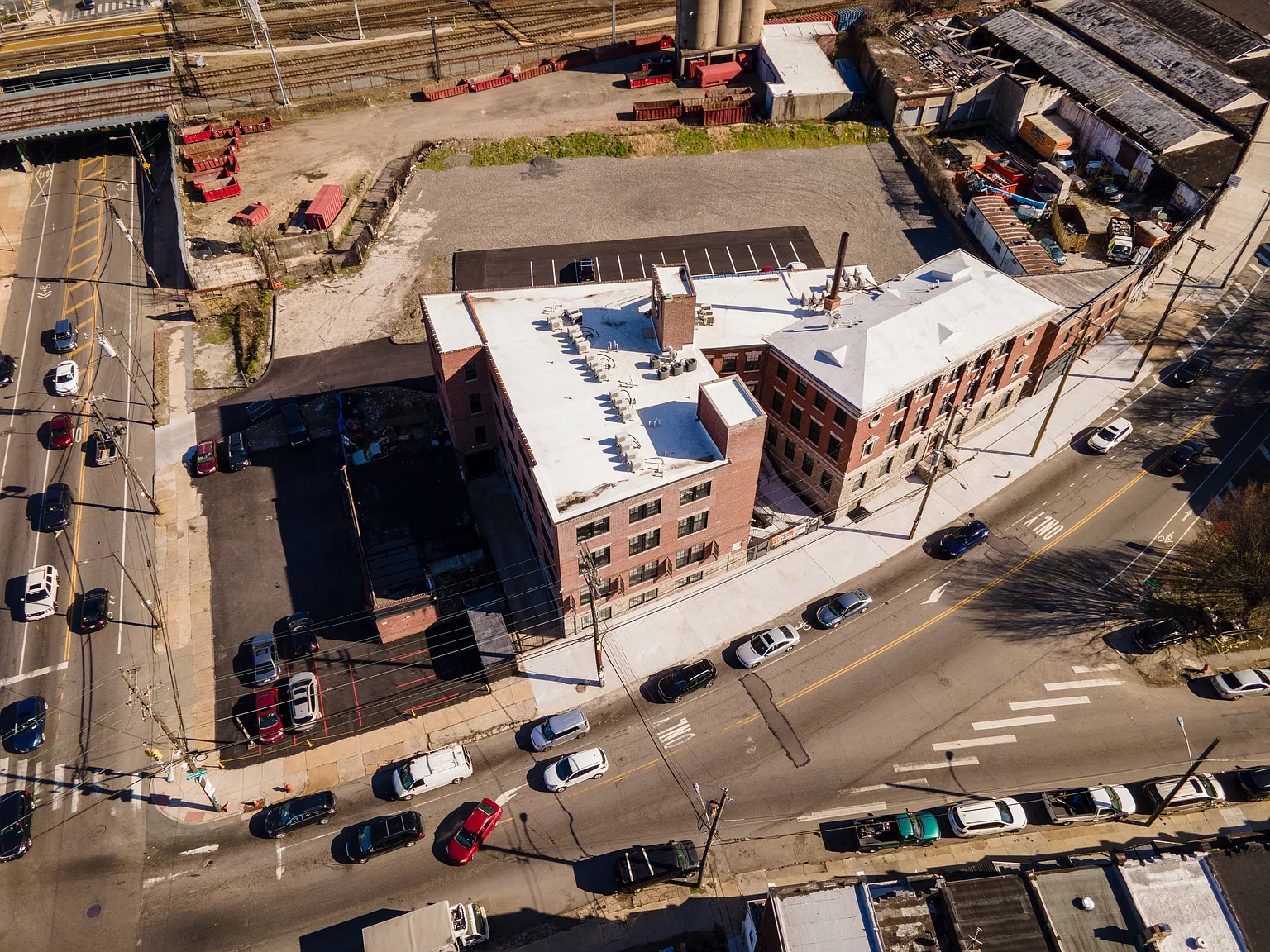Autograph Apartments — Photo 2