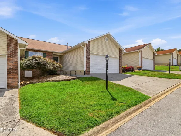 209 Executive Meadows Dr, Lenoir City, TN 37771
