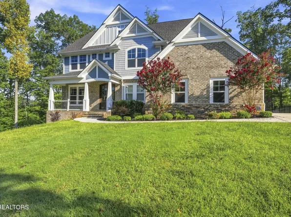 295 Wedgewood Dr, Lenoir City, TN 37772