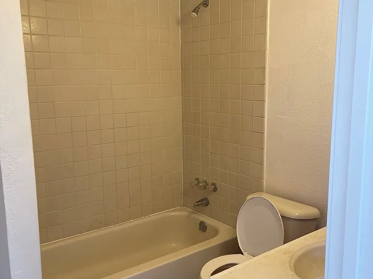 2134 White Ave — Photo 7