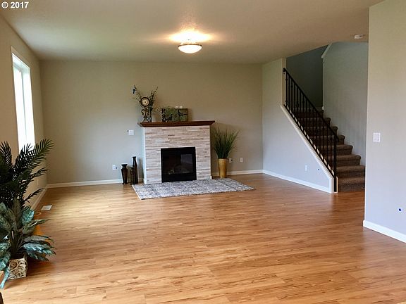 2nd image of 10701 NE 109th St