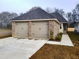 230 Twin Meadows Ln, Lafayette, LA 70508