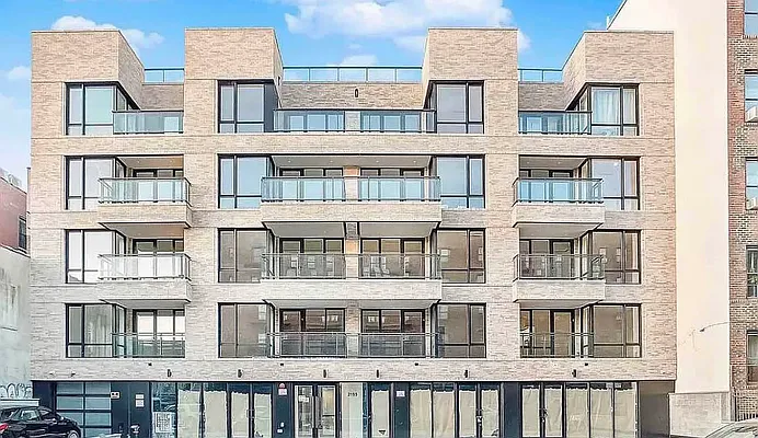 Rented by EXR | media 22