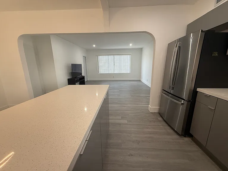 615 82nd St #3 — Photo 31