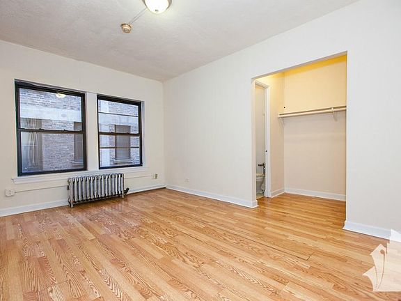 2nd image of 5419 N Kenmore Ave #605