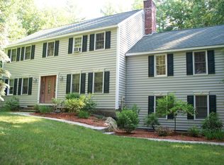 27 Forest View Dr, Hollis, NH 03049