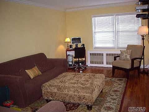 2nd image of 11 Park Pl APT 1A