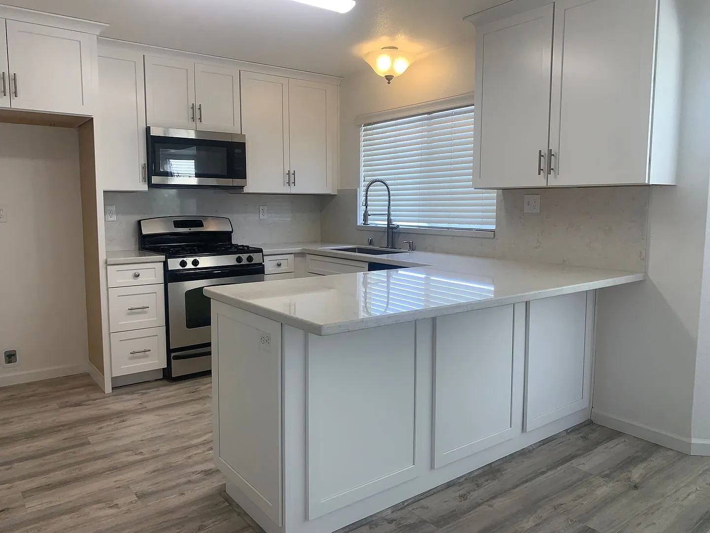 2618 Valley Oak- close to TAFB — Photo 2