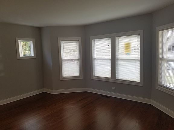 3rd image of 1119 N 6th Ave