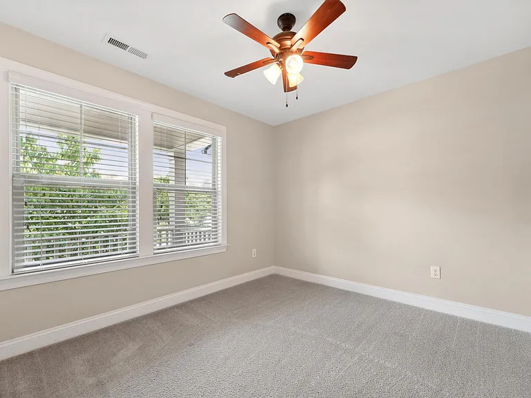 1359 Town Home Dr — Photo 3