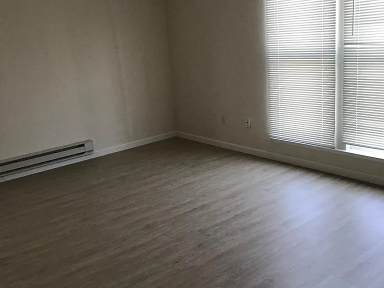 1528 Oxford St #5 — Photo 17