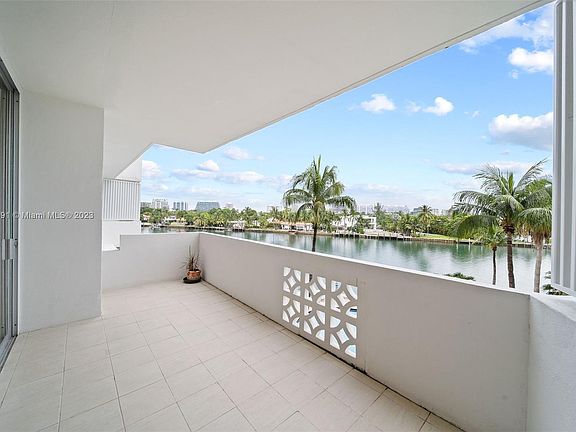 3rd image of 9101 E Bay Harbor Dr APT 403