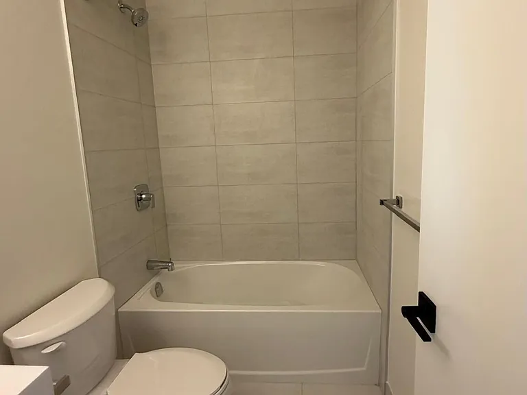 7 Erie Ave #805 — Photo 2