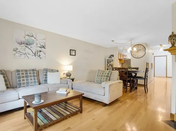 61 Abbey Memorial Dr APT 145, Chicopee, MA 01020