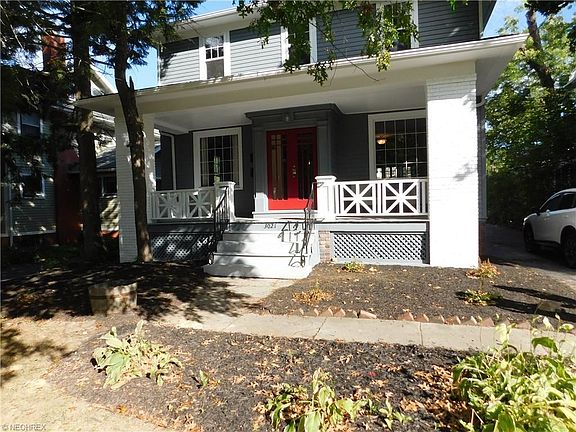 2nd image of 3021 Lincoln Blvd