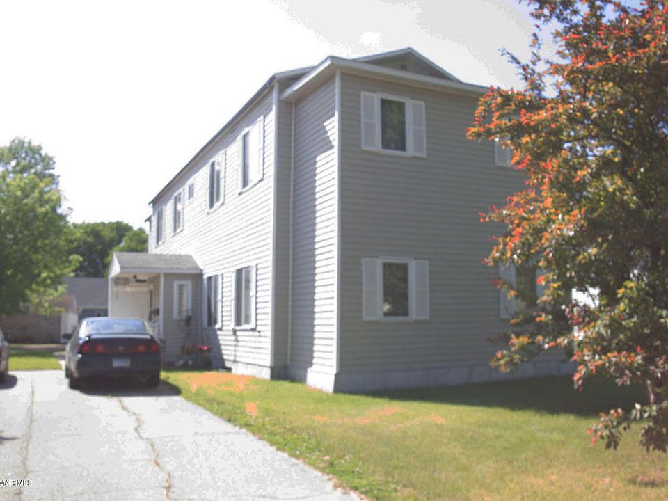 2nd image of 319 Duluth Ave N