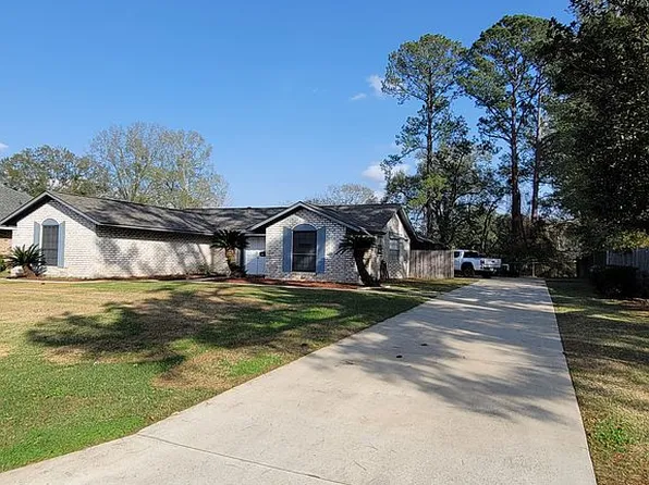 910 Angee Dr, Denham Springs, LA 70726