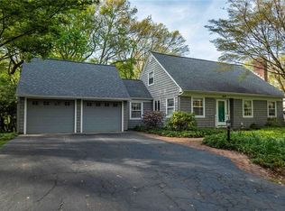 623 Oakridge Dr, Rochester, NY 14617