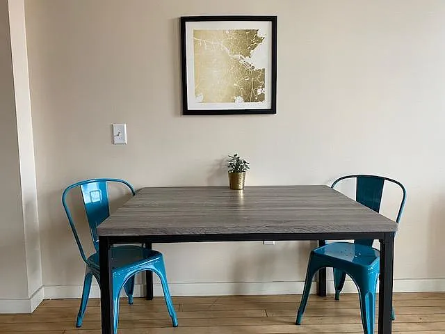 408 W Saint Clair Ave — Photo 4