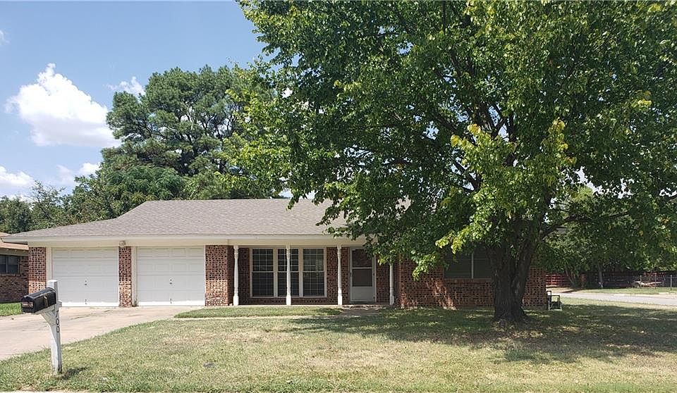 1st image of 700 Ponderosa Dr
