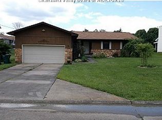 409 Green Acres Dr, Hurricane, WV 25526