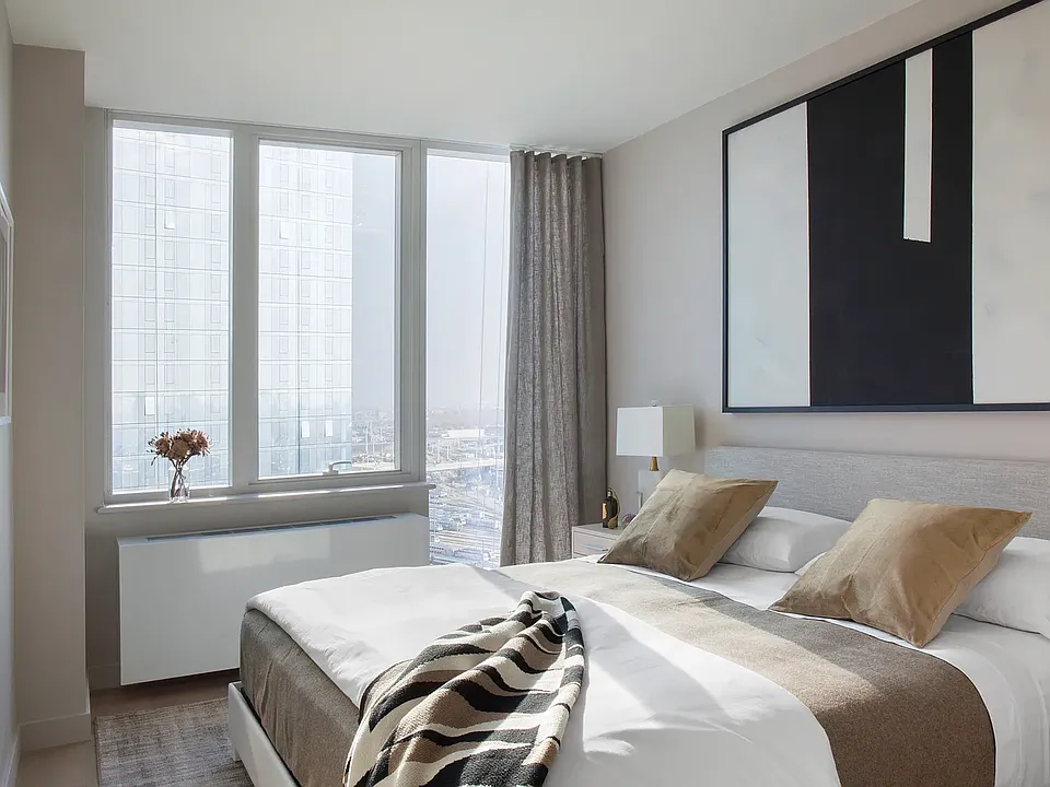 28-30 Jackson Ave #25N