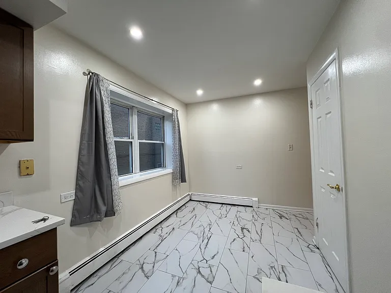 4643 Main St #1D — Photo 7