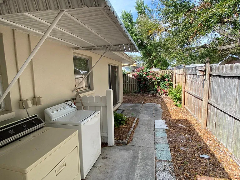 469 Jewel Ct #1 — Photo 11