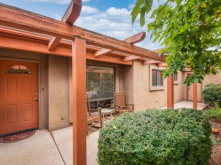 55 Quartz Dr — Photo 5